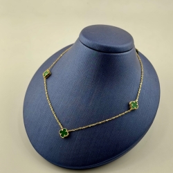 گردنبند سه گل ونکلیف سبز
