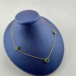 گردنبند سه گل ونکلیف سبز